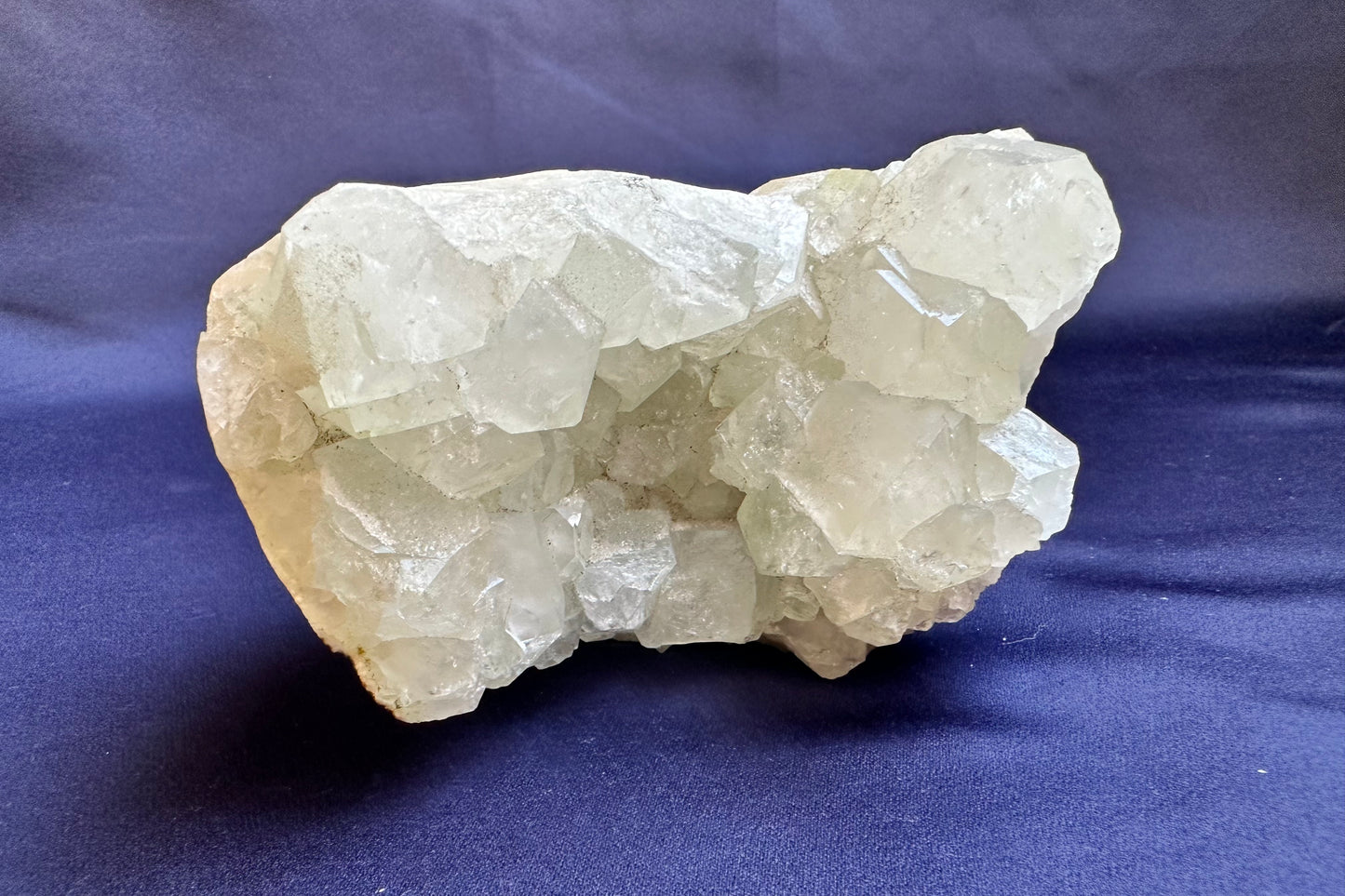 ES-ZM10150 - Big Apophyllite cluster