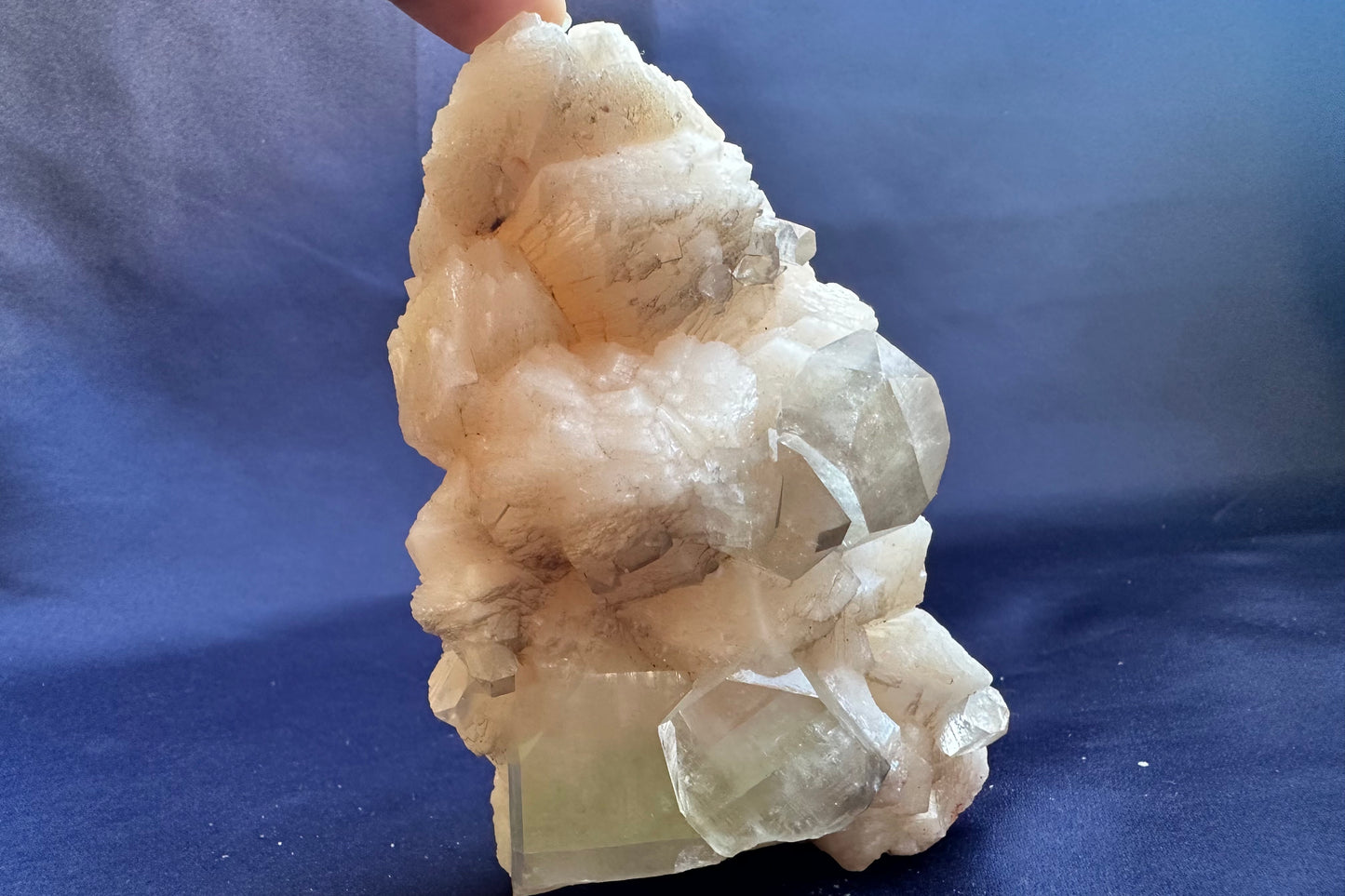 ES-ZM10139 - Apophyllite cubes with Stilbite