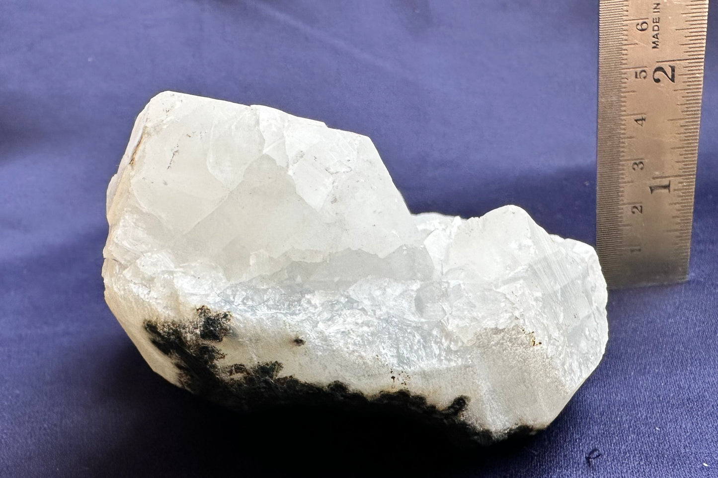 ES-ZM10106 - Apophyllite crystals