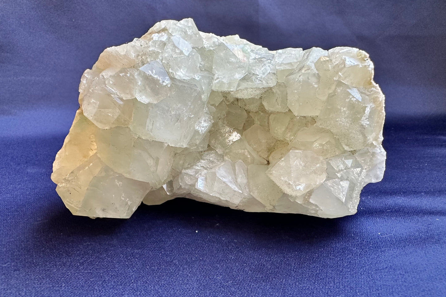 ES-ZM10150 - Big Apophyllite cluster